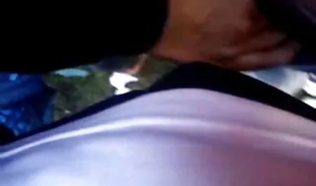 Wtf? Busty Dom ashley tham gia tai phim sec nhat Aria Giovanni ngoài trời!