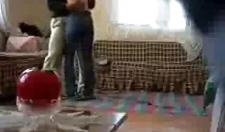 Eheschlampe phim hen tai nhật bản geht mit Muskelpaket fremd