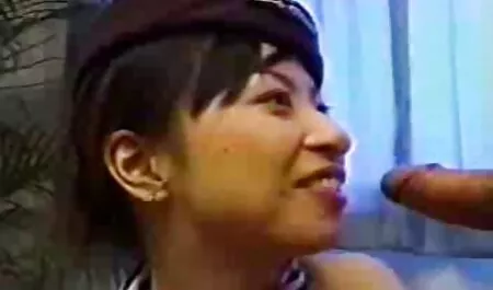 Các chàng trai, hầu như không thuyết phục các quý cô không ở trong tai phim sec nhat ban xe