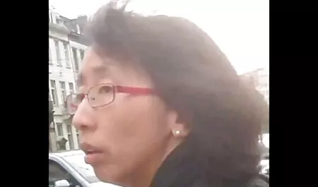 Có một tai phim xes nhat ban tay ra khỏi người mẹ góa của tắm