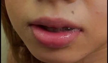 Ba người tai phim set nhat ban tại một bữa tiệc riêng tư ở nhà