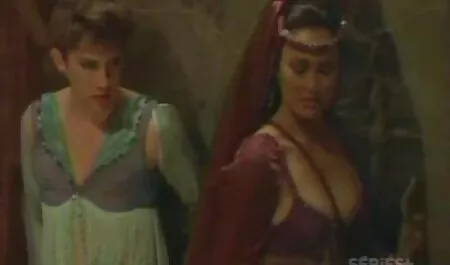 Tay trên khuôn mặt của đồi trụy, cô tai phim sex nhat ban ve may gái trẻ,